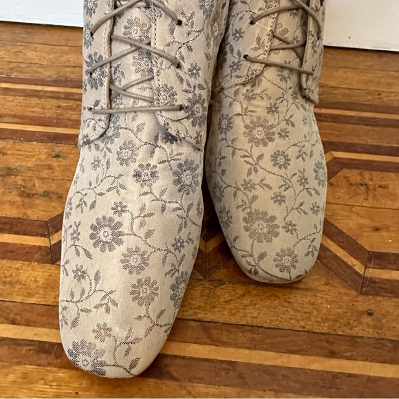 Anna Sui x Emma Hope Ivy Tapestry Lace-Up Boot - Picture 8 of 16